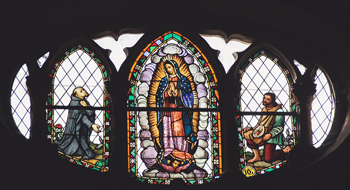 Basilica de Guadalupe stained glass window.png